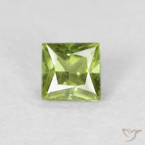0.30ct Natürlicher gelblich-grün Saphir, Quadrat, VS