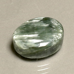 10,63 ctw natürlicher grüner Seraphinit, Oval Schliff, Lichtundurchlässig