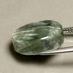 10,63 ctw natürlicher grüner Seraphinit, Oval Schliff, Lichtundurchlässig