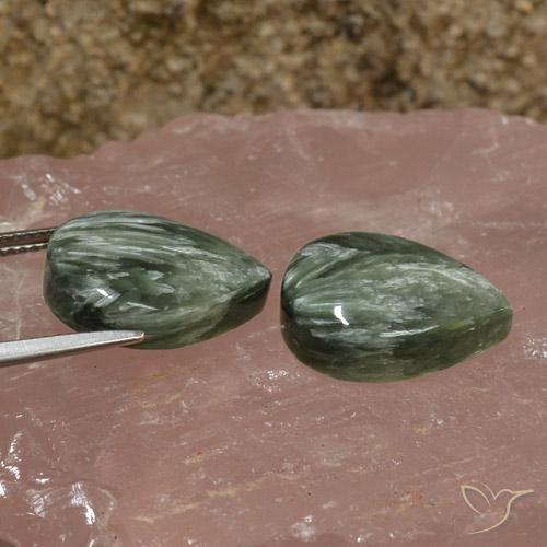 16.51 ct natürliche Erdiges Grün Seraphinite-Edelsteine, Birnenform, Lichtundurchlässig