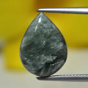 8,13 ctw natürlicher grüner Seraphinit, Birnenform, Lichtundurchlässig