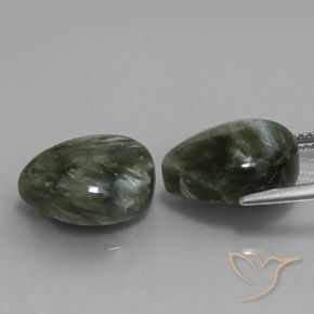 11.80 ct natürliche Erdiges Grün Seraphinite-Edelsteine, Birnenform, Lichtundurchlässig