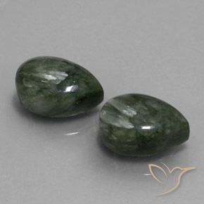12.23 ct natürliche Mittelgrün Seraphinite-Edelsteine, Birnenform, Lichtundurchlässig