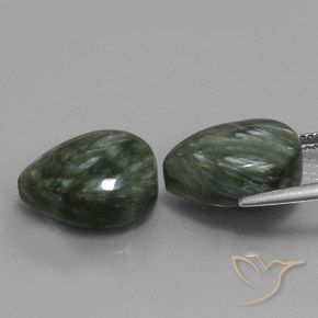 12.60 ct natürliche Armeegrün Seraphinite-Edelsteine, Birnenform, Lichtundurchlässig