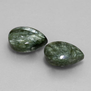 9,45 ct natürliche grüner Seraphinit-Edelsteine, Birnenform, Lichtundurchlässig