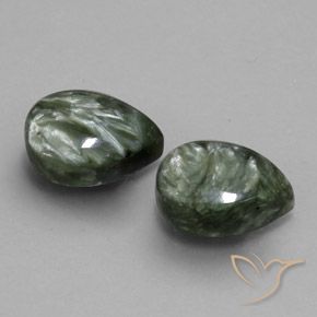 11.30 ct natürliche Armeegrün Seraphinite-Edelsteine, Birnenform, Lichtundurchlässig