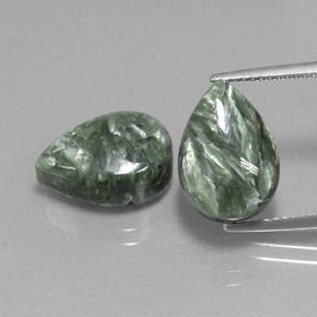 11,17 ct natürliche grüner Seraphinit-Edelsteine, Birnenform, Lichtundurchlässig