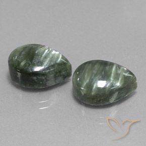 12.42 ct natürliche Grün Seraphinite-Edelsteine, Birnenform, Lichtundurchlässig