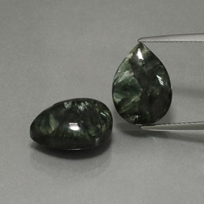 11,57 ct natürliche grüner Seraphinit-Edelsteine, Birnenform, Lichtundurchlässig