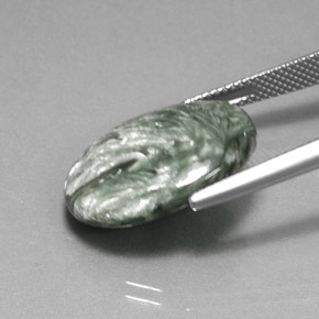 10,67 ctw natürlicher grüner Seraphinit, Oval Schliff, Lichtundurchlässig