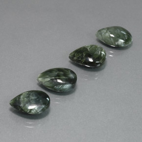 18,13 ct natürliche grüner Seraphinit-Edelsteine, Birnenform, Lichtundurchlässig