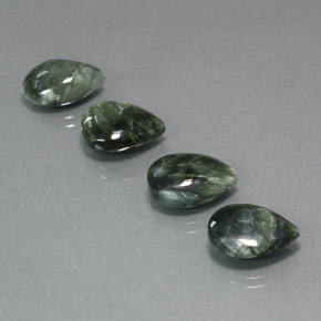 18,13 ct natürliche grüner Seraphinit-Edelsteine, Birnenform, Lichtundurchlässig