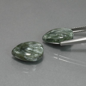 10,72 ct natürliche grüner Seraphinit-Edelsteine, Birnenform, Lichtundurchlässig