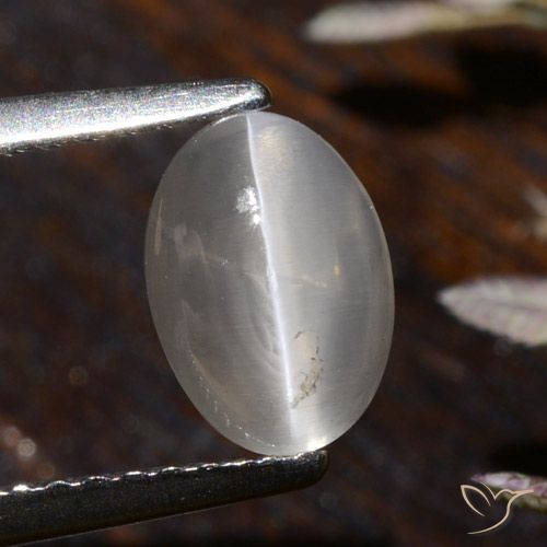 1.58ct Natürlicher Warmweiß Sillimanit-Katzenauge, Oval, Transparent