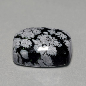 6,92 ctw natürlicher mehrfarbiger Schneeflockenobsidian, Kissenschliff, Lichtundurchlässig