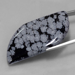 49,62 ctw natürlicher schwarzer Schneeflockenobsidian, Fantasieschliff, Lichtundurchlässig