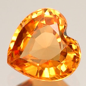 0,68 ctw natürlicher orangefarbener Spessartin, Herzform, VVS
