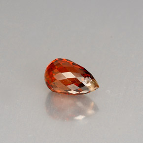 1,28 ctw natürlicher orangefarbener Spessartin, Briolette, VS