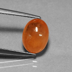 3,15 ctw natürlicher orangefarbener Spessartin, Oval Schliff, Lichtdurchlässig