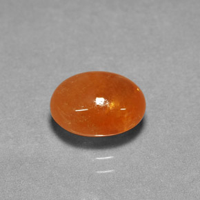 3,15 ctw natürlicher orangefarbener Spessartin, Oval Schliff, Lichtdurchlässig