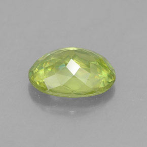 0,81 ctw natürlicher grüner Sphen, Oval Schliff, VS
