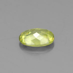 0,83 ctw natürlicher grüner Sphen, Oval Schliff, VS