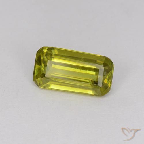 0.87ct Natürlicher Warmes Grün Sphene, Smaragdschliff, VS