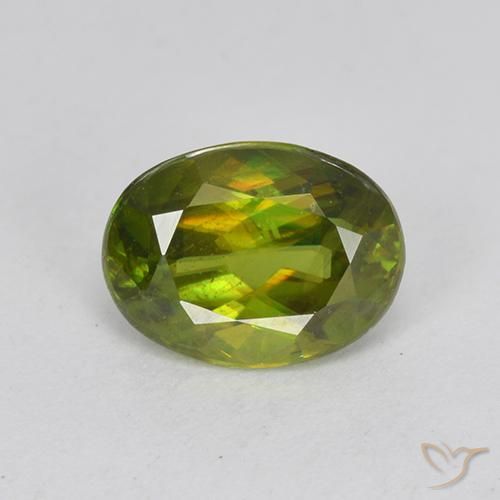 1.03ct Natürlicher Waldgrün Sphene, Oval, VVS-VS