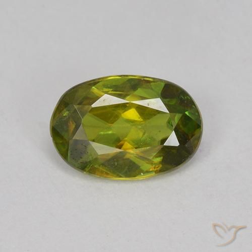 0.60ct Natürlicher Warmes Erdgrün Sphene, Oval, VVS-VS