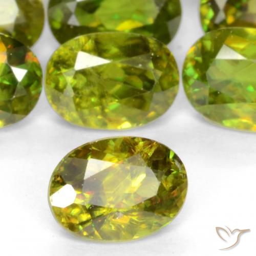 9,17 ctw natürlicher Mittelgrün Sphene, Oval, VS-SI