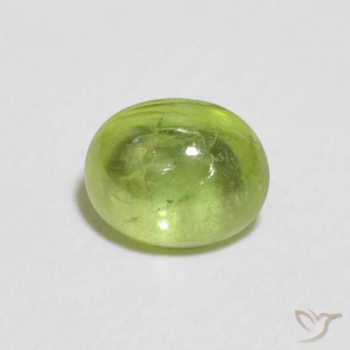 0.81ct Natürlicher Lebendiges grün Sphene, Oval, Transparent