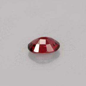 0,76 ctw natürlicher  Spinell, Oval Schliff, VS