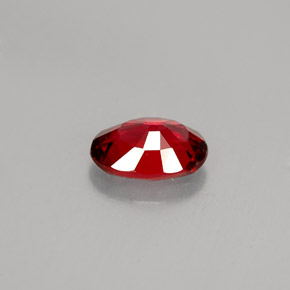 0,69 ctw natürlicher roter Spinell, Oval Schliff, VS