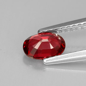 0,68 ctw natürlicher roter Spinell, Oval Schliff, VS