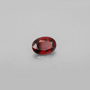 0,64 ctw natürlicher roter Spinell, Oval Schliff, VVS-VS
