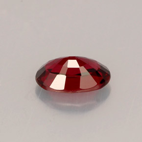 0,64 ctw natürlicher  Spinell, Oval Schliff, VVS-VS
