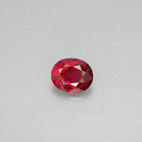 0,63 ctw natürlicher  Spinell, Oval Schliff, VS