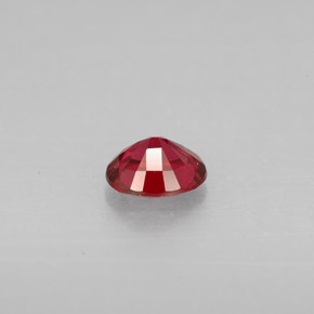 0,62 ctw natürlicher roter Spinell, Oval Schliff, VS