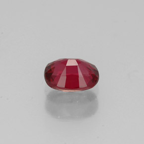 0,56 ctw natürlicher roter Spinell, Oval Schliff, VS-SI