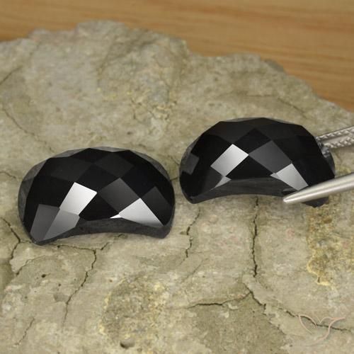 28.79 ct natürliche Schwarz Spinell-Edelsteine, Fantasie, Lichtundurchlässig