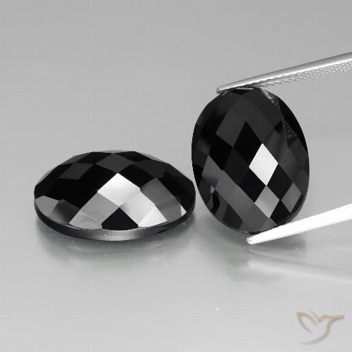 26.87ctw Natürlicher Schwarz Spinell, Oval, Lichtundurchlässig, Photo A