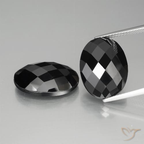 26.13ctw Natürlicher Schwarz Spinell, Oval, Lichtundurchlässig, Photo A