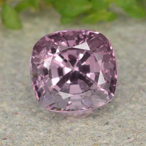 1.55ct Natürlicher Tiefer malvenfarbener Ton Spinell, Kissen, VS