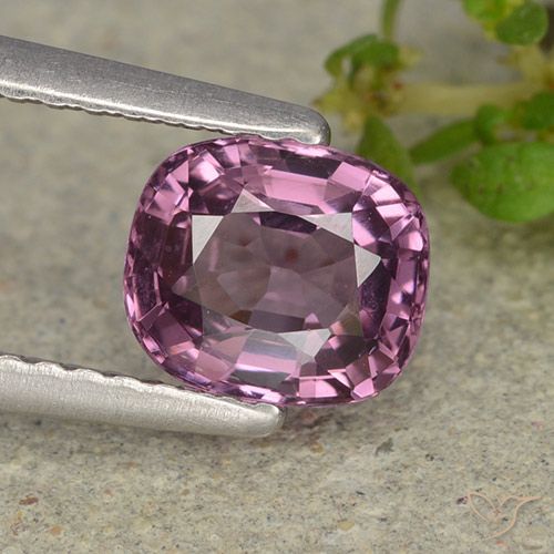 1.19ct Natürlicher rötlich-lila Spinell, Kissen, VVS-VS, Photo A