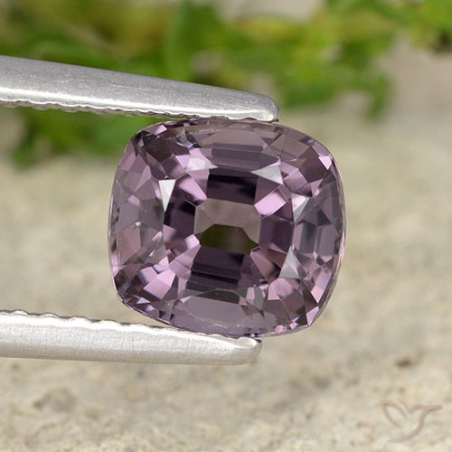 1.45ct Natürlicher dunkellila Spinell, Kissen, VVS, Photo A