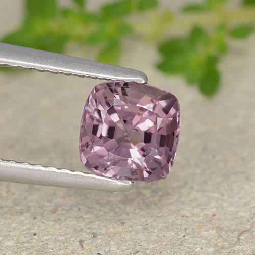1.37ct Natürlicher Helles rötliches Lila Spinell, Kissen, VVS, Photo A