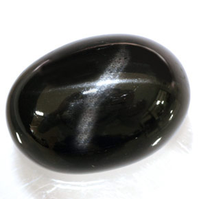 34,95 ctw natürlicher schwarzer Stern-Diopsid, Oval Schliff, Lichtundurchlässig