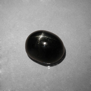 4,04 ctw natürlicher schwarzer Stern-Diopsid, Oval Schliff, Lichtundurchlässig