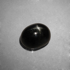 4,04 ctw natürlicher schwarzer Stern-Diopsid, Oval Schliff, Lichtundurchlässig