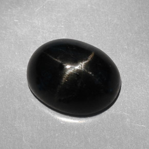 3,95 ctw natürlicher schwarzer Stern-Diopsid, Oval Schliff, Lichtundurchlässig